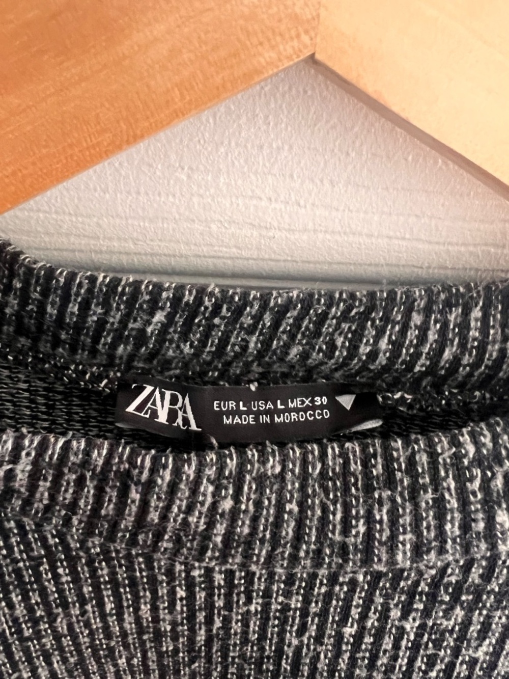 ZARA Snoopy Peanuts Knit Sweater Black & White Size L - Picture 2 of 4